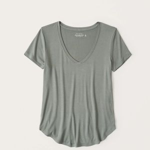 NWT! Abercrombie soft, drapey tee!